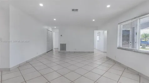 9741 NW 5th Street Pembroke Pines FL 33024