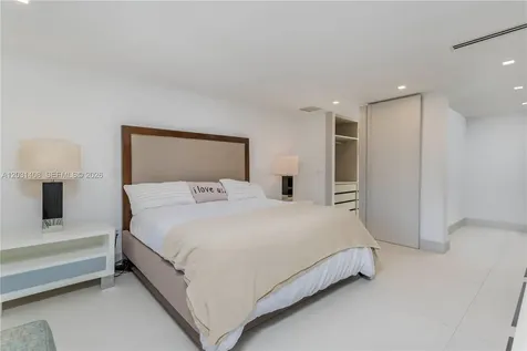 301 E Shore Drive E Miami FL 33133