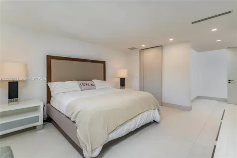 301 E Shore Drive E Miami FL 33133