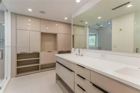301 E Shore Drive E Miami FL 33133