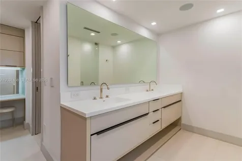 301 E Shore Drive E Miami FL 33133