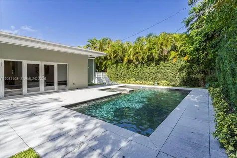 301 E Shore Drive E Miami FL 33133