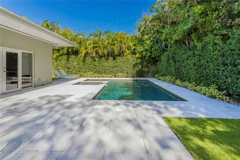 301 E Shore Drive E Miami FL 33133