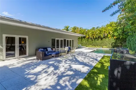 301 E Shore Drive E Miami FL 33133