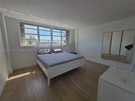 800 West Avenue Miami Beach FL 33139