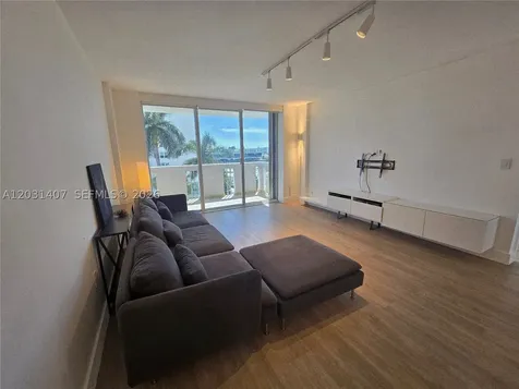 800 West Avenue Miami Beach FL 33139
