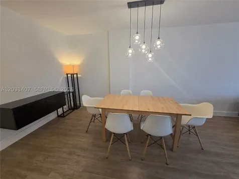 800 West Avenue Miami Beach FL 33139