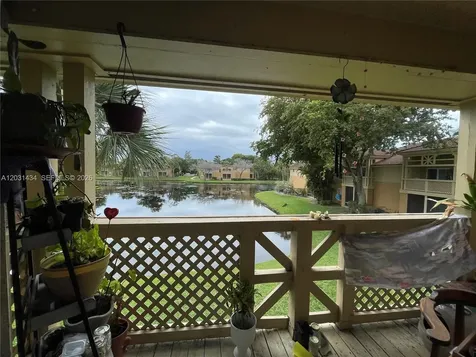 4823 Via Palm Lakes West Palm Beach FL 33417