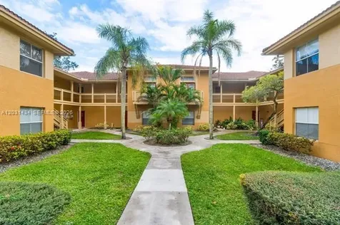 4823 Via Palm Lakes West Palm Beach FL 33417
