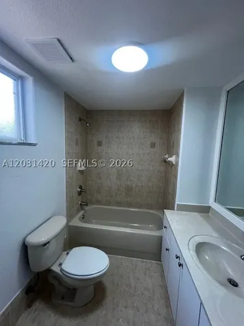 7281 NW 174th Terrace Hialeah FL 33015
