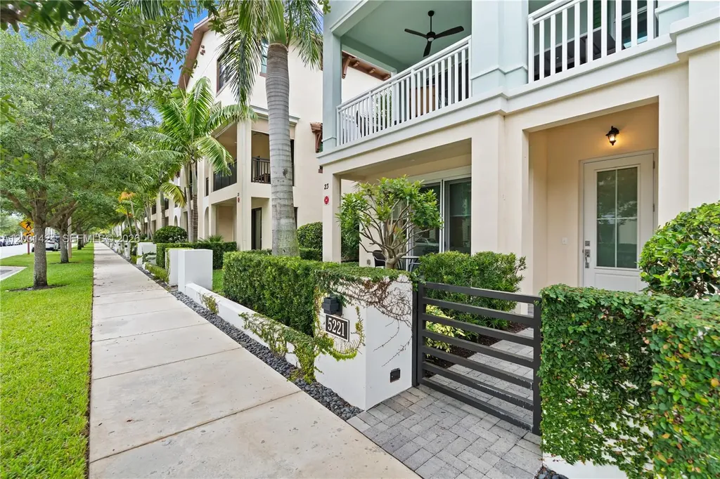 5221 Beckman Terrace Palm Beach Gardens FL 33418