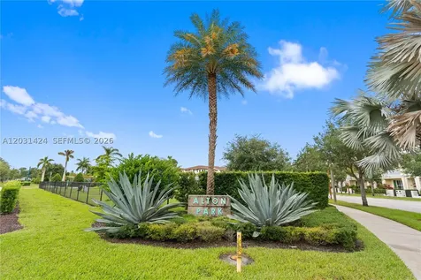 5221 Beckman Terrace Palm Beach Gardens FL 33418