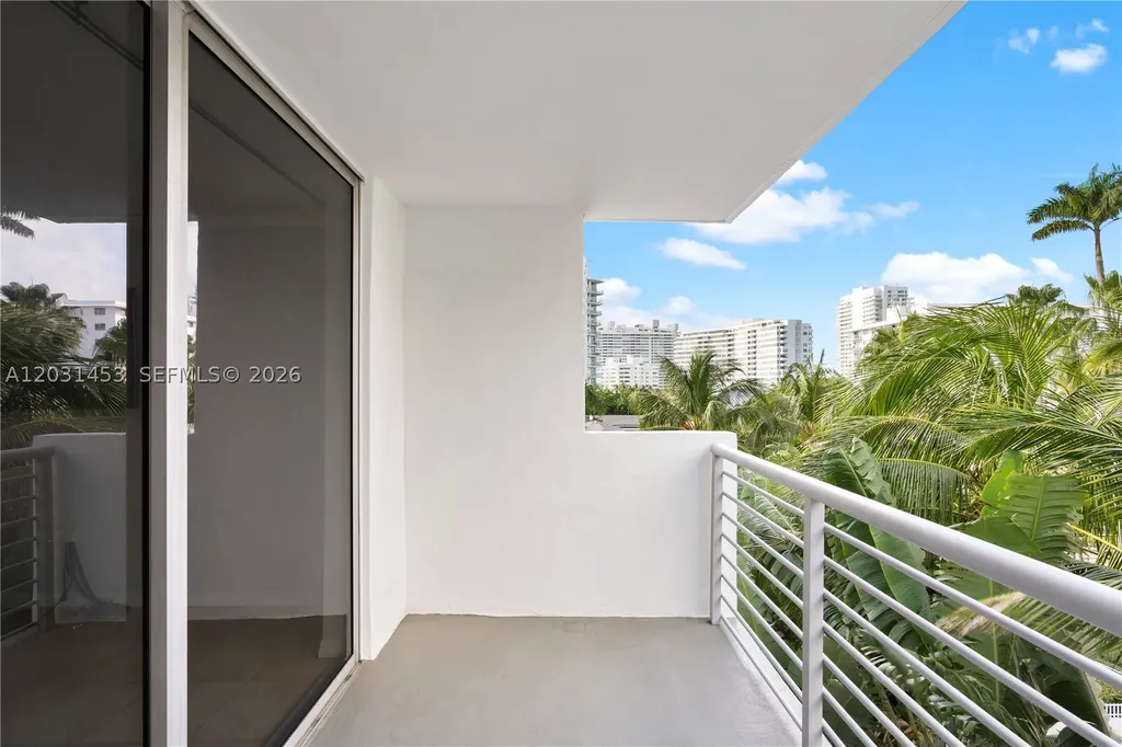 1605 Bay Road Miami Beach FL 33139