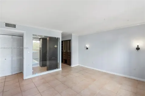 1605 Bay Road Miami Beach FL 33139