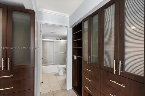 1605 Bay Road Miami Beach FL 33139