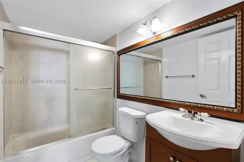 1605 Bay Road Miami Beach FL 33139