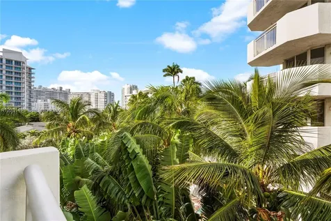 1605 Bay Road Miami Beach FL 33139