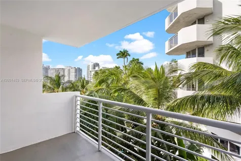 1605 Bay Road Miami Beach FL 33139