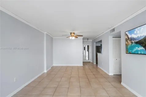 1605 Bay Road Miami Beach FL 33139