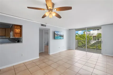 1605 Bay Road Miami Beach FL 33139