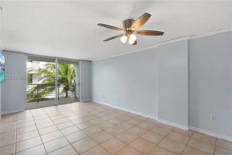 1605 Bay Road Miami Beach FL 33139