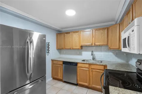 1605 Bay Road Miami Beach FL 33139