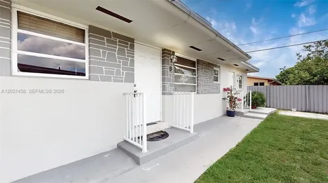 40 W 10th Street Hialeah FL 33010