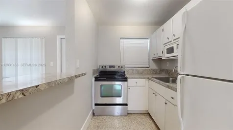 40 W 10th Street Hialeah FL 33010