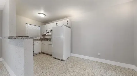 40 W 10th Street Hialeah FL 33010