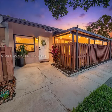 2566 N Nob Hill Road Sunrise FL 33322