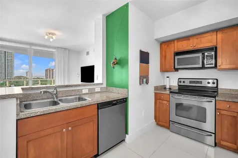 1723 SW 2nd Avenue Miami FL 33129