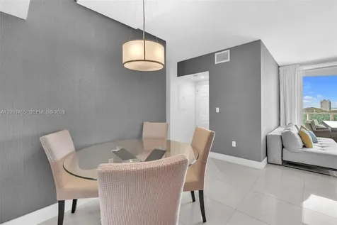 1723 SW 2nd Avenue Miami FL 33129