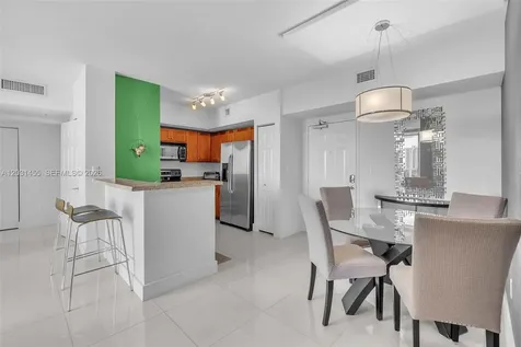 1723 SW 2nd Avenue Miami FL 33129