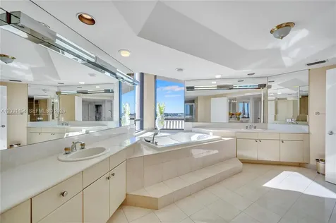 2000 Island Boulevard Aventura FL 33160