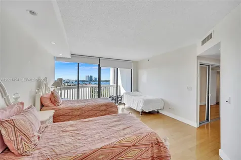 2000 Island Boulevard Aventura FL 33160