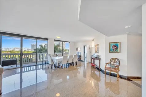 2000 Island Boulevard Aventura FL 33160