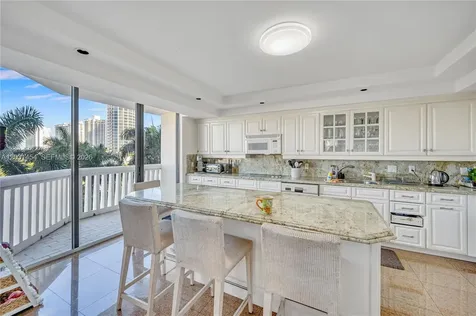 2000 Island Boulevard Aventura FL 33160