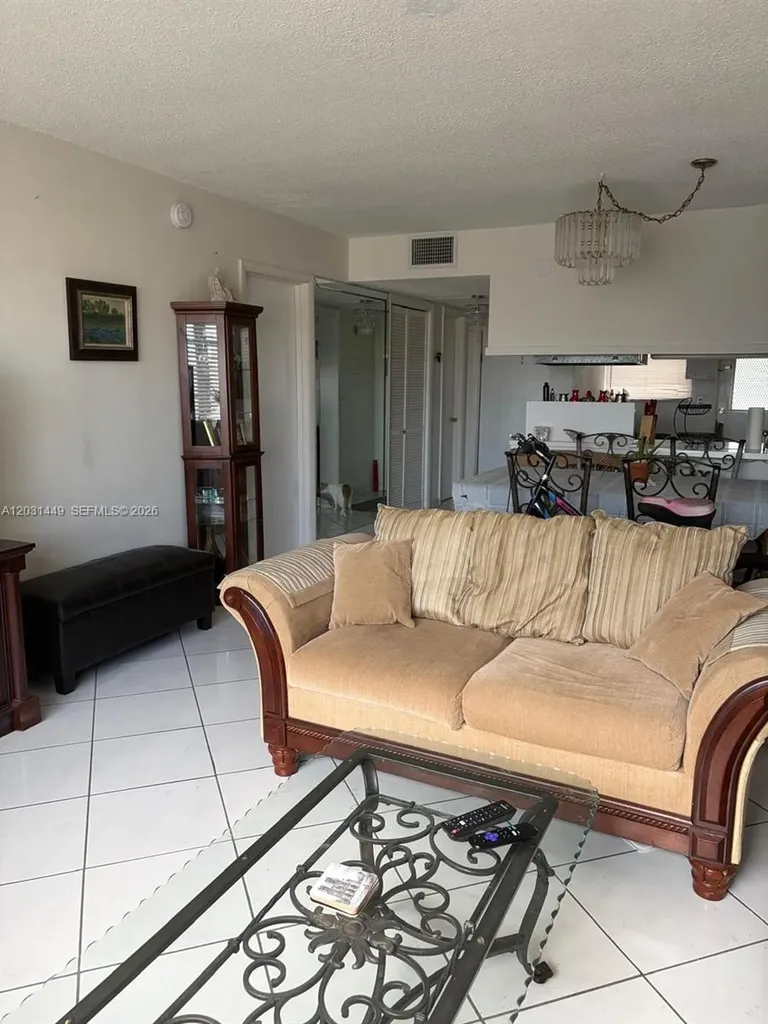 215 SE 3rd Avenue Hallandale Beach FL 33009