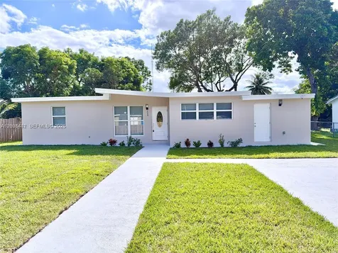 124 Harvard Road West Park FL 33023