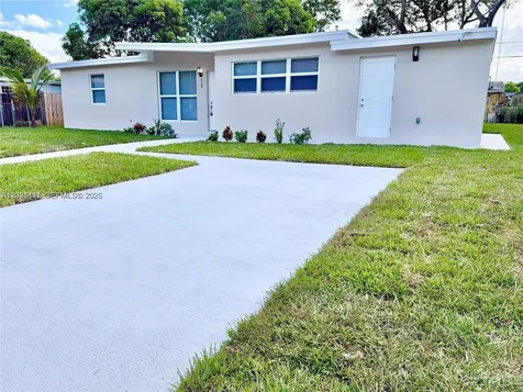 124 Harvard Road West Park FL 33023