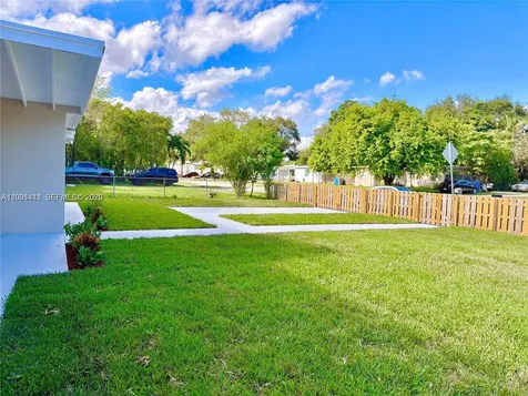 124 Harvard Road West Park FL 33023