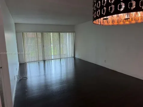 140 Lakeview Drive Weston FL 33326