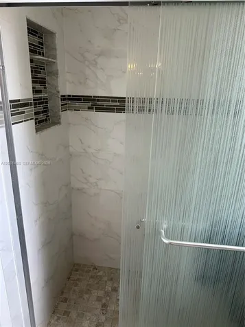 6039 Collins Avenue Miami Beach FL 33140