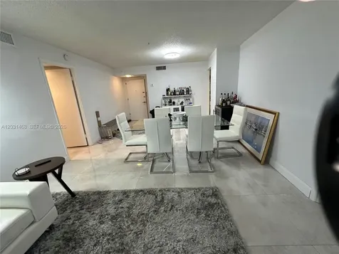 6039 Collins Avenue Miami Beach FL 33140