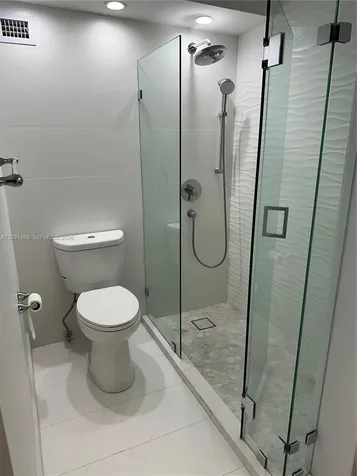 6039 Collins Avenue Miami Beach FL 33140