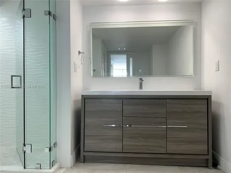 6039 Collins Avenue Miami Beach FL 33140