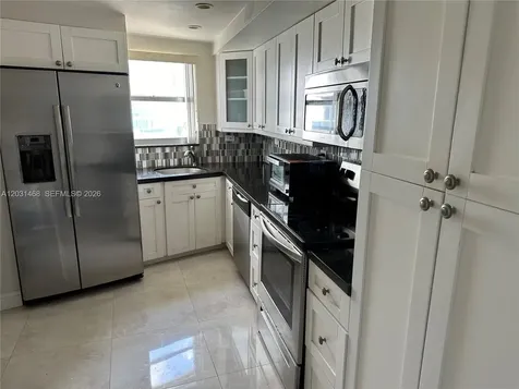 6039 Collins Avenue Miami Beach FL 33140