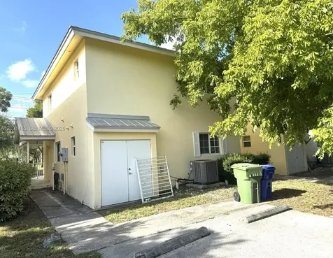 360 NW 19th Terrace Miami FL 33136