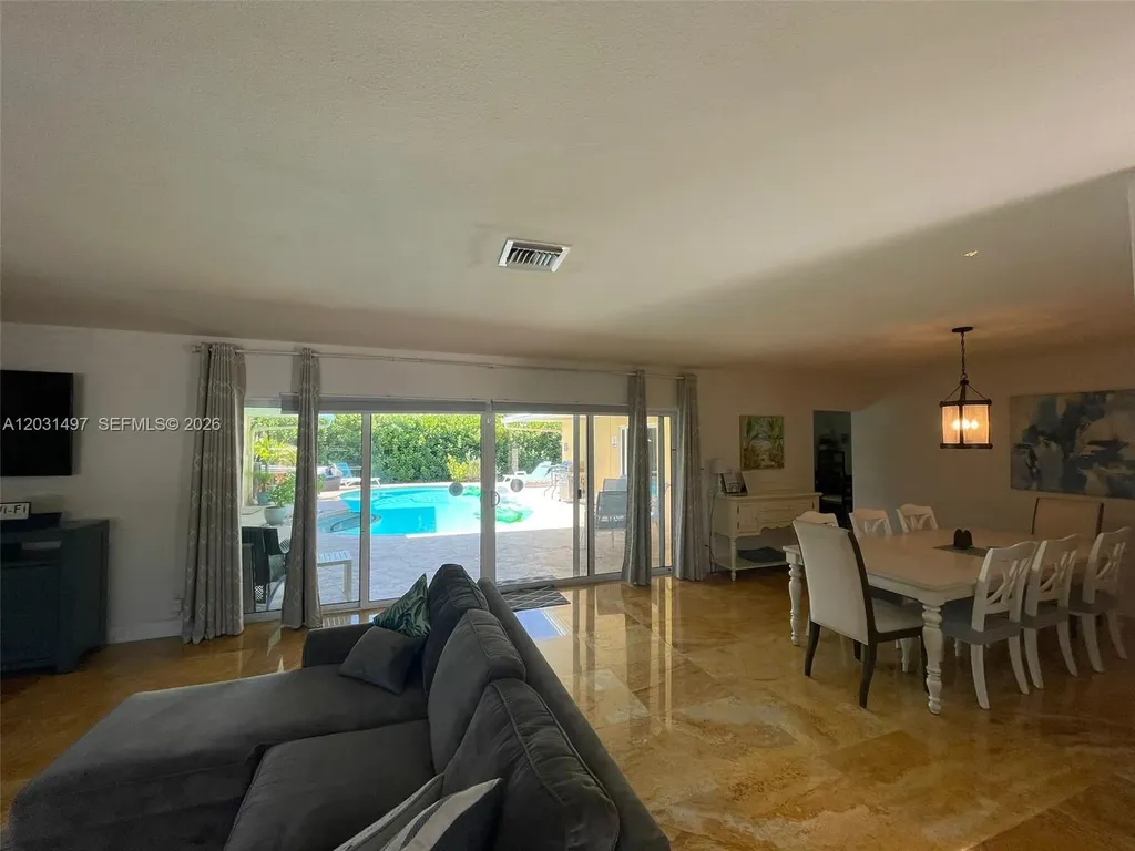 4410 N Buchanan Street Hollywood FL 33021