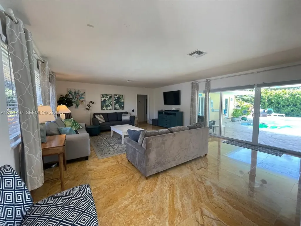 4410 N Buchanan Street Hollywood FL 33021